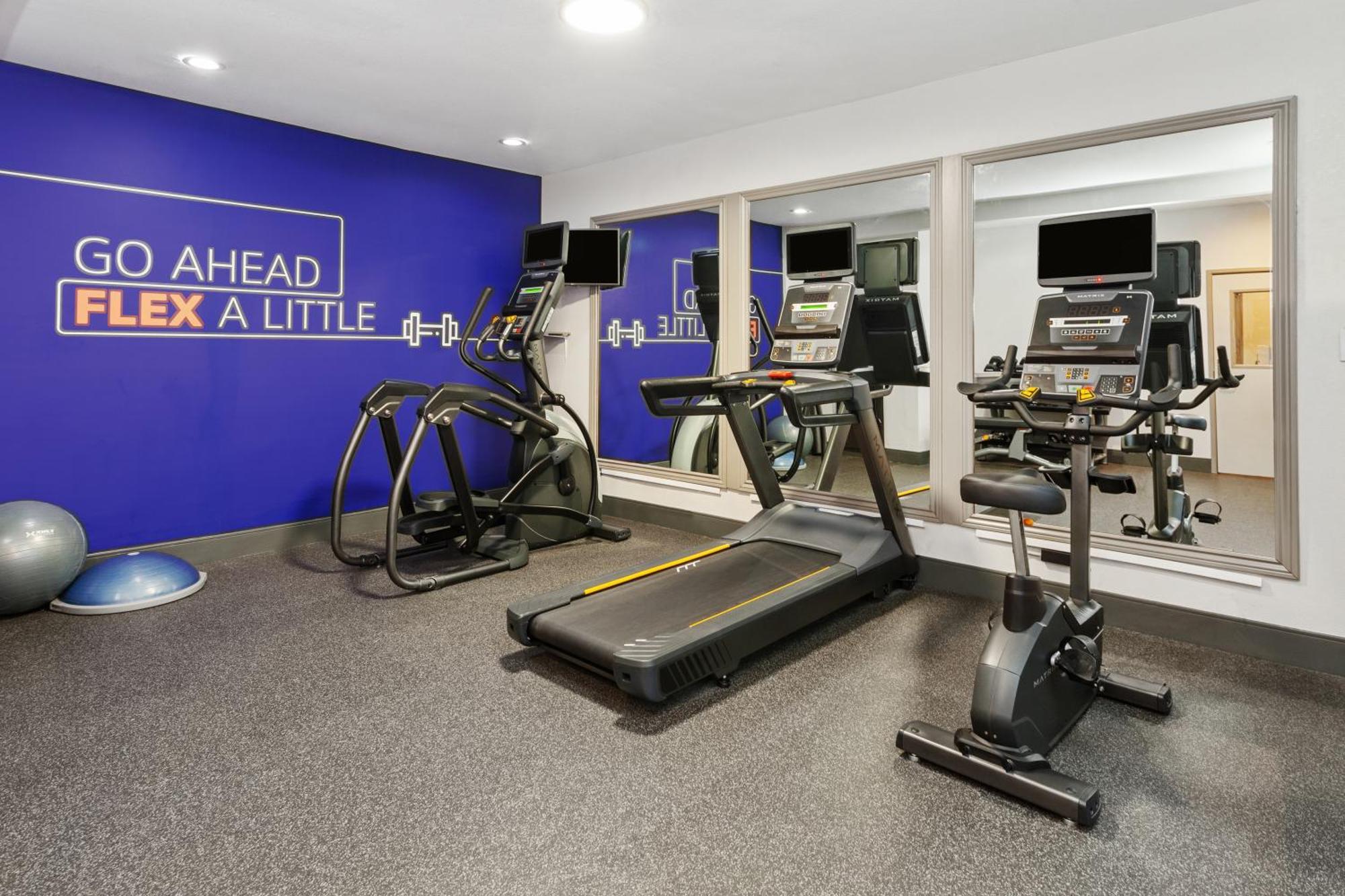 Holiday Inn Express & Suites Carmel North - Westfield By Ihg Eksteriør billede