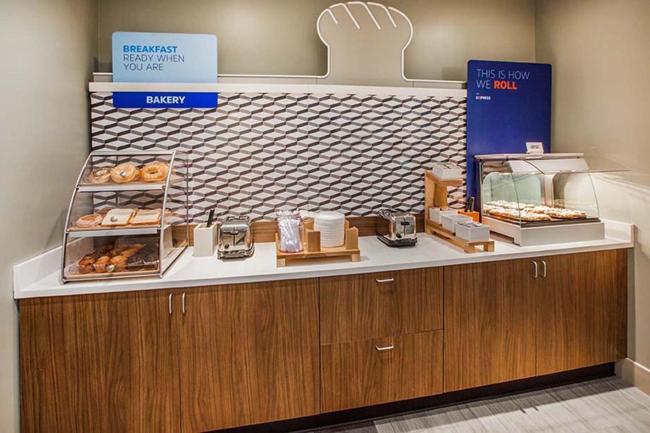Holiday Inn Express & Suites Carmel North - Westfield By Ihg Eksteriør billede